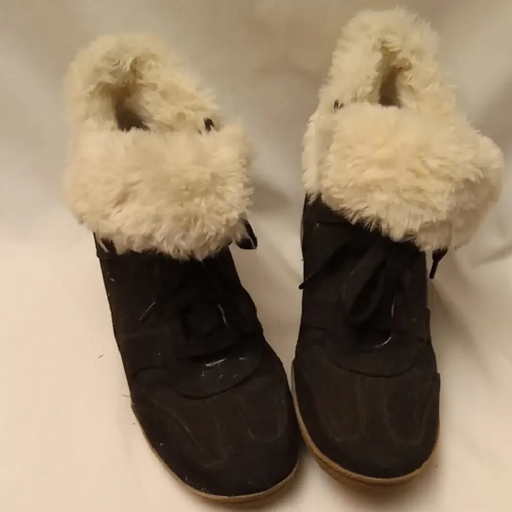 Justice Black White Girls Size 8 Winter Boots with Cozy Plush Lining faux suede